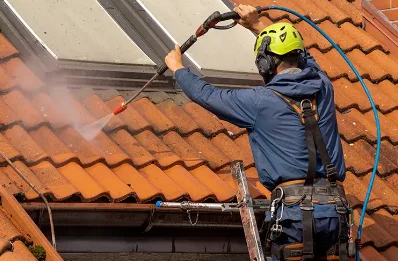 Démoussage et hydrofuge de toiture à Mollégès